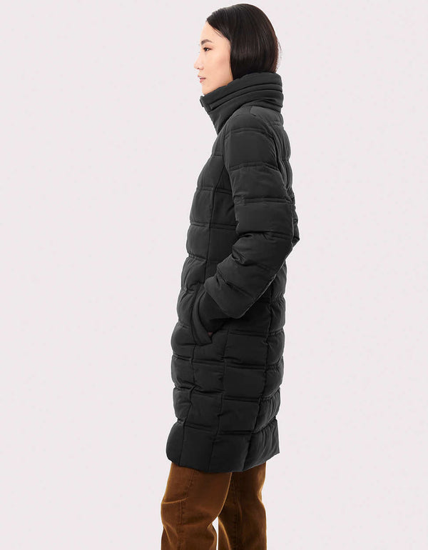 sustainable layering outerwear for women that has a no bulky design easy to fit in the suitcase