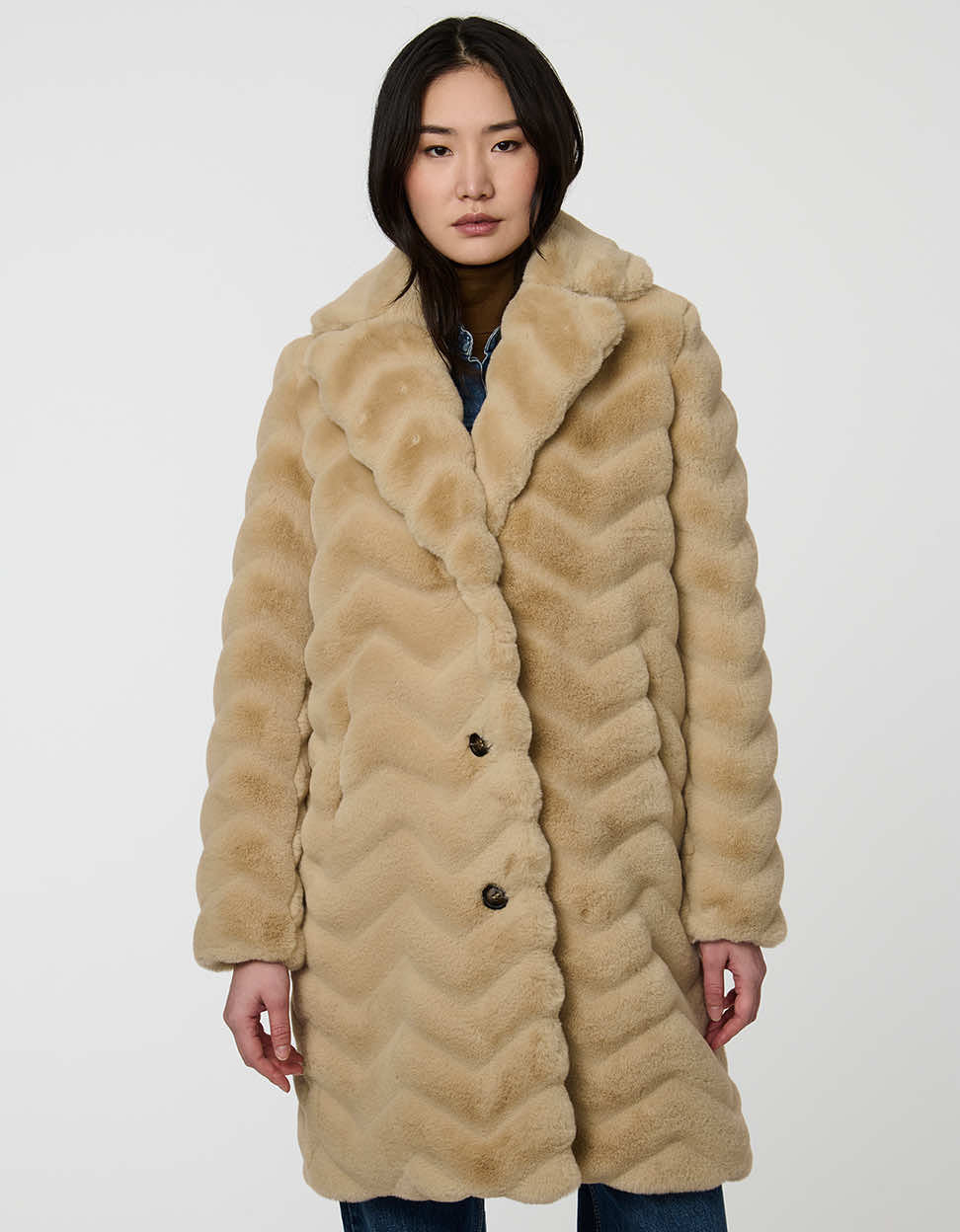 BeBeoD Elegant tailored fur coat １月処分 Vegan Fur Coat for Women with Zigzag Seams - Tan - Bernardo – Bernardo