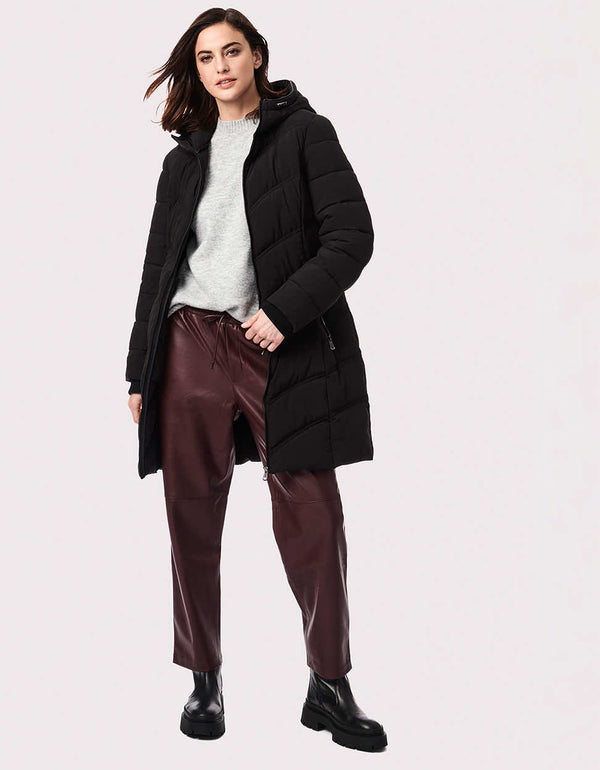 extra long cool and chic weekend puffer walker for chill and relax women for this fall season 2023