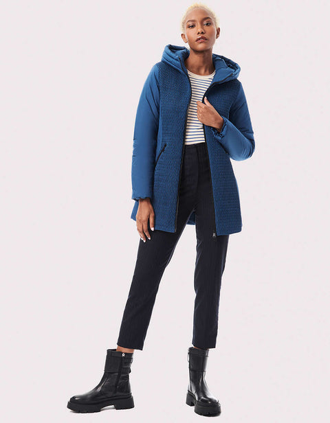  Shop womens puffer coats in walker lengths at Bernardo This one has crinkled texture smooth sleeves and sides a two way zipper and ample hood