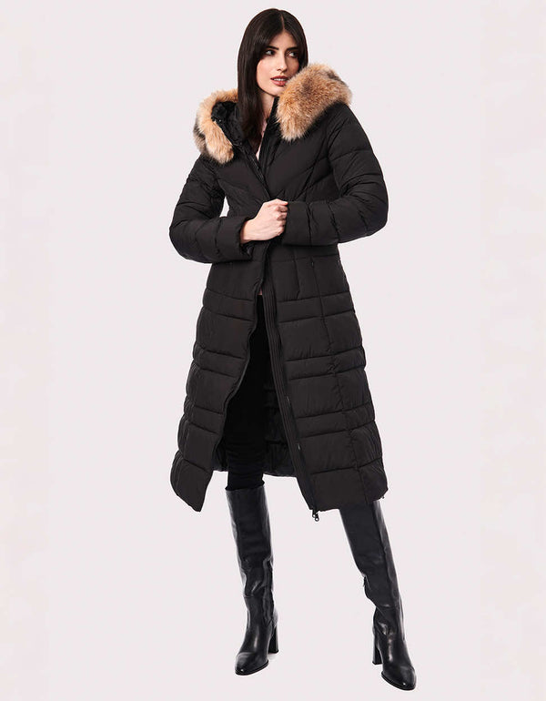 winter jackets for women with a trendy and sustainable design in a black color and faux fur collar style