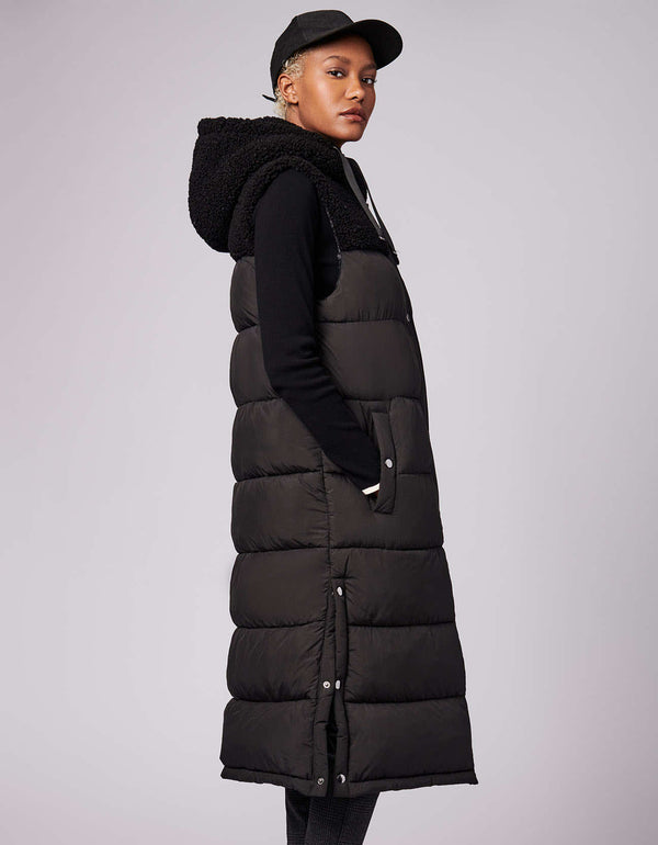 cool winter jacket for women with packable and lightweight insulation perfect for traveling in the states