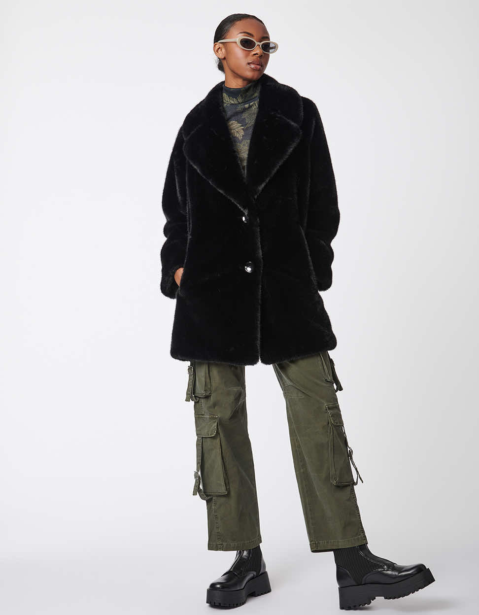 BER24797B201_BLACK-043_972x.