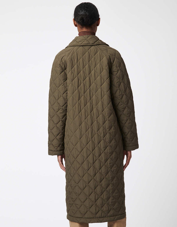 modern puffer coat made from recycled fabrics in olive green for women made for cold winter months