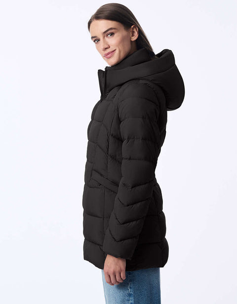 weather resistant and sustainable puffer coat for women in black with a large hood and a classic fit