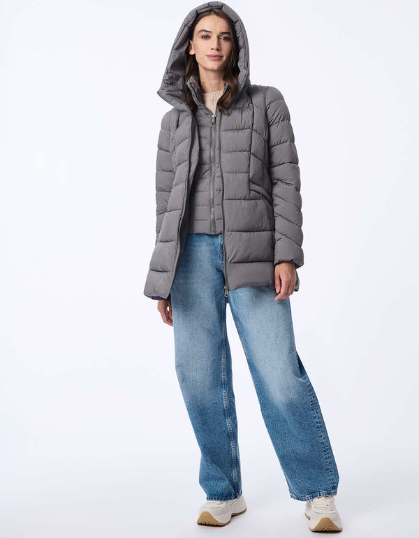 water resistant puffer coat made with horizontal stitch pattern and recycled insulation for women in grey