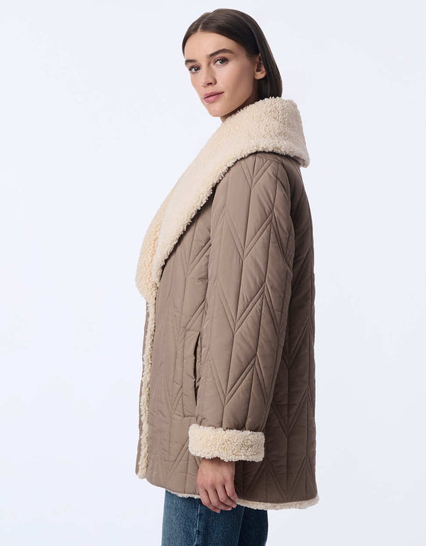 women's quilted teddy coat with large lapels. A cozy coat made with recycled materials to stay warm and cozy.