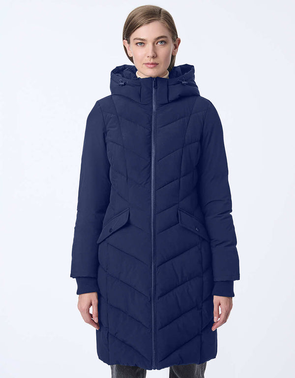 women's mid-length hooded puffer coat with diagonal stitching and pockets. A chic style to stay warm with recycled insulation.