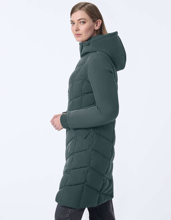 women's mid-length hooded puffer coat with diagonal stitching and pockets. A chic style to stay warm with recycled insulation.