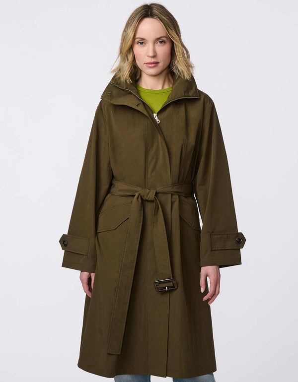 Oversized trench coat with fold-away hood, funnel collar, flared sleeves, and zip closure. Versatile and chic, perfect for city streets and weekend getaways.