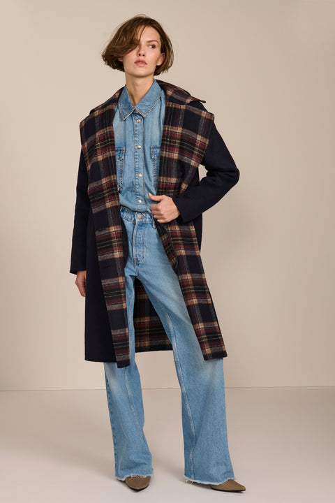 women's double-breasted wool coat with an oversized plaid notched collar, contrasting plaid interior and side pockets.