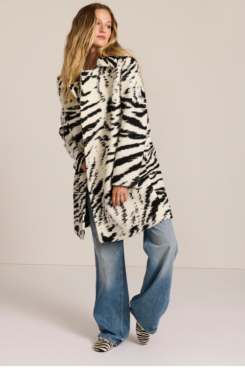 women's tiger print wool coat featuring a streamlined silhouette, pointed collar, concealed front closure and side pockets.
