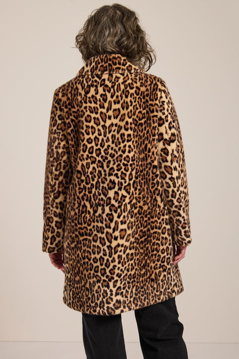 Leopard print faux fur tailored coat with notch lapels, single-breasted front and knee-length silhouette.