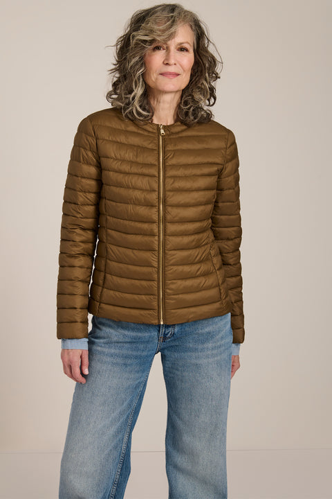 Lightweight packable quilted jacket with crew neckline, recycled insulation and zippered pockets.