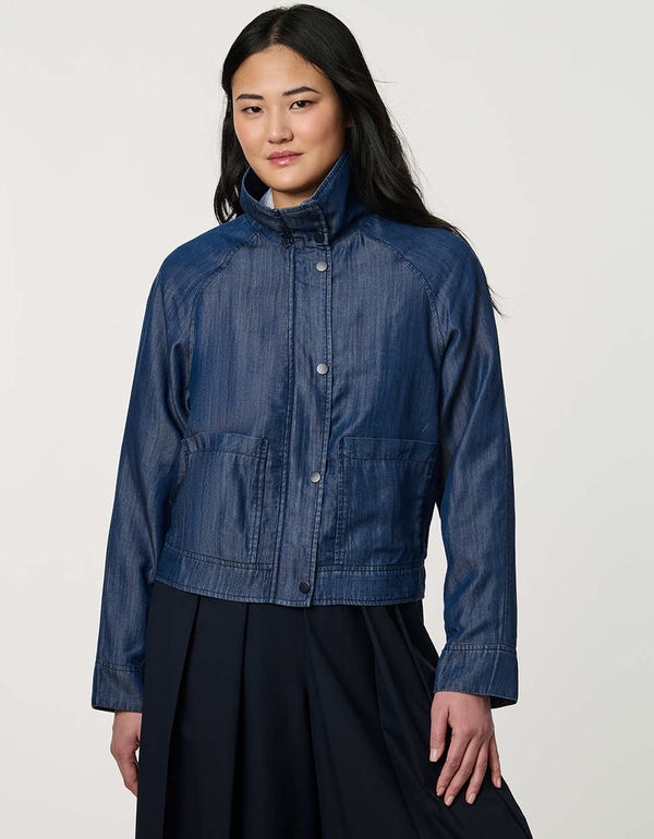 Women’s lightweight spring jacket with a relaxed fit, funnel neck, and open-collar styling option.