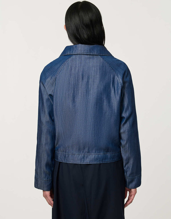 Women’s lightweight spring jacket with a relaxed fit, funnel neck, and open-collar styling option.