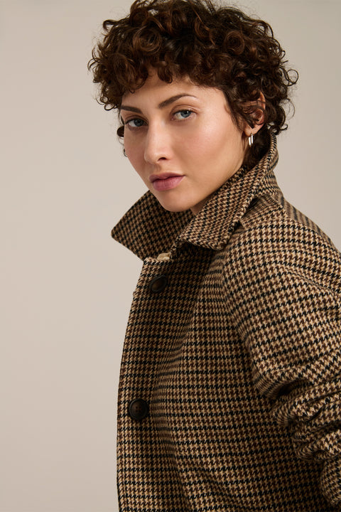 Women's gingham belted coat with tailored silhouette and removable waist belt in brown
