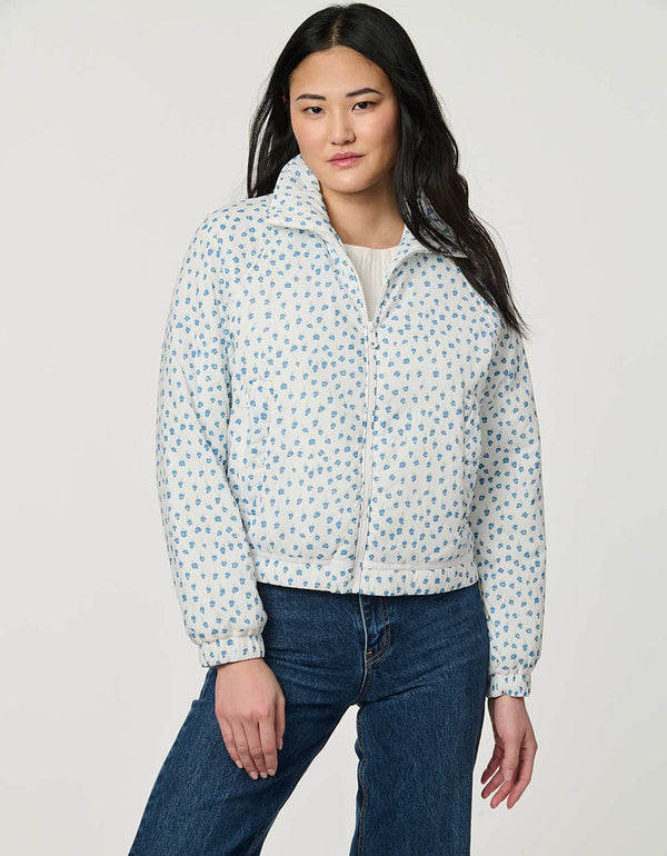 Women’s lightweight cloudweight jacket with a clean, modern silhouette for transitional weather.