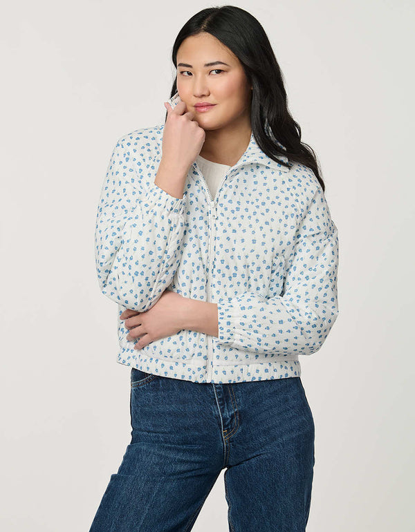 Women’s lightweight cloudweight jacket with a clean, modern silhouette for transitional weather.