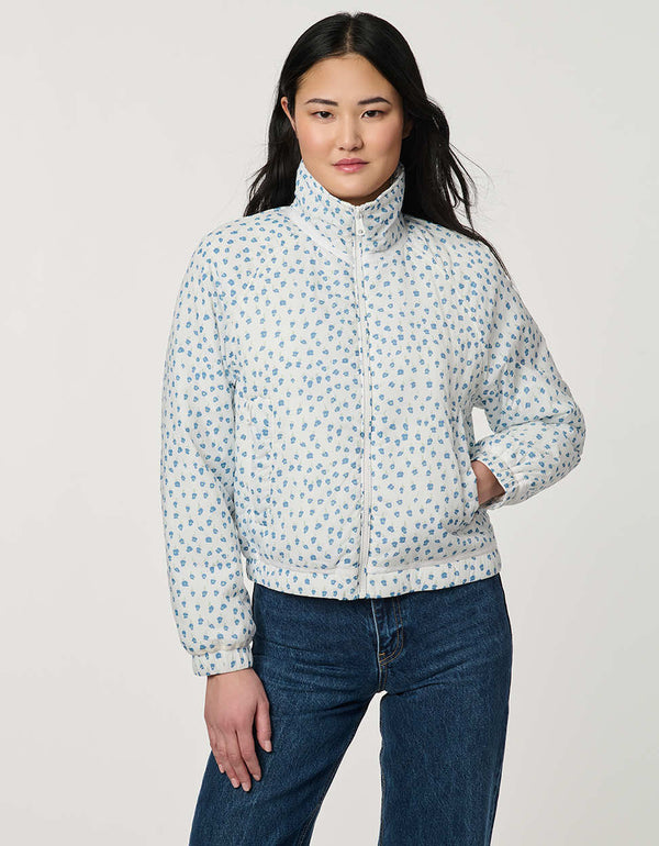 Women’s lightweight cloudweight jacket with a clean, modern silhouette for transitional weather.