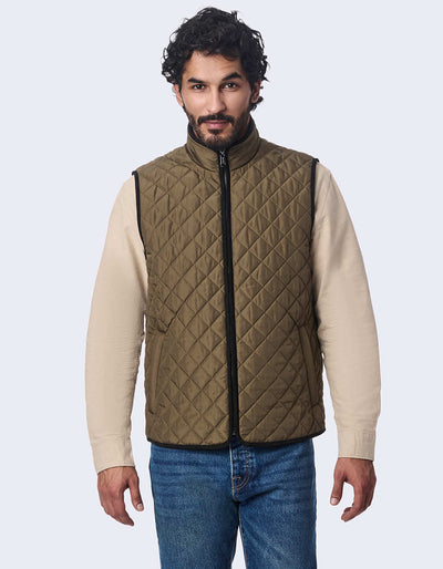rich olive quilted vest for men with sustainable insulation and contrast detailing for a relaxed fit