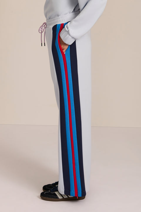 Bold stripes give the laid-back wide-leg pant a graphic new attitude. An easy drawstring waist and fluid scuba construction balance comfort with a clean, polished finish. Pair it with the coordinating Soft Scuba Quarter-Zip for an elevated take on the matching leisure set.