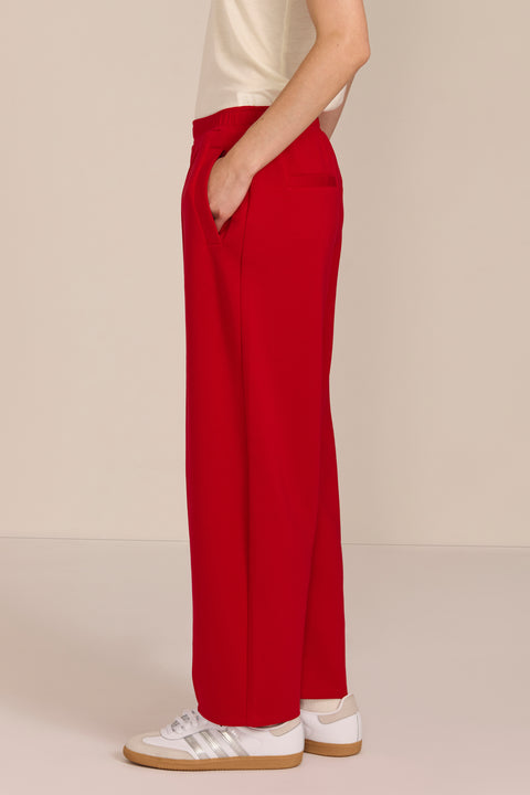 women's soft scuba straight-leg pants with pull-on waistband, front seam detailing and side pockets.