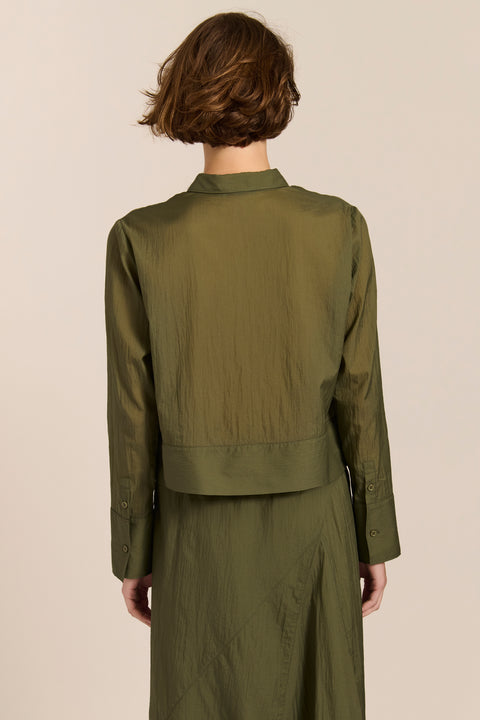 women's cropped button-front shirt in olive green with point collar, long sleeves and wide cuffs,