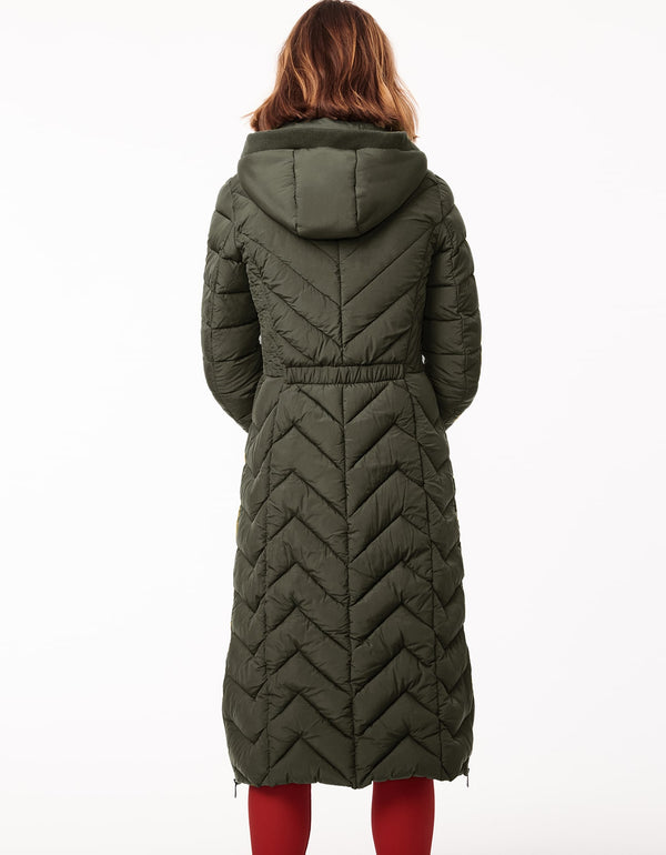 stylish long puffer coat in green for heavy winter in the US with non bulky filler and removable hood
