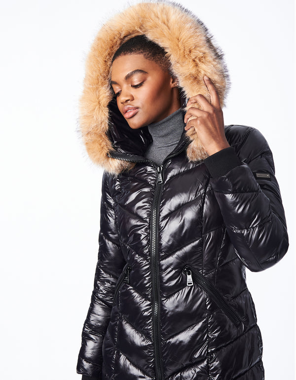 puffer coat with faux fur trimmed hood and knit cuffs for women who wants to upgrade their fall wardrobe 2023