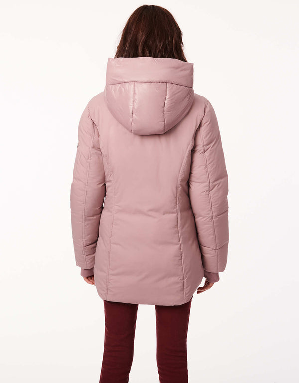 high quality functional winter jacket in light pink for busy women in the city