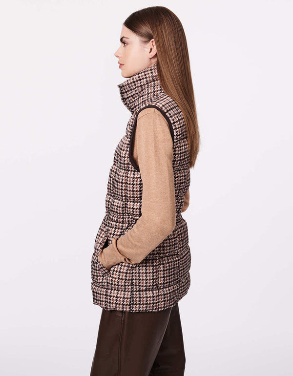 lightweight non bulky womens puffer vest in brown with welted pockets made of eco friendly Ecoplume fillers insulation