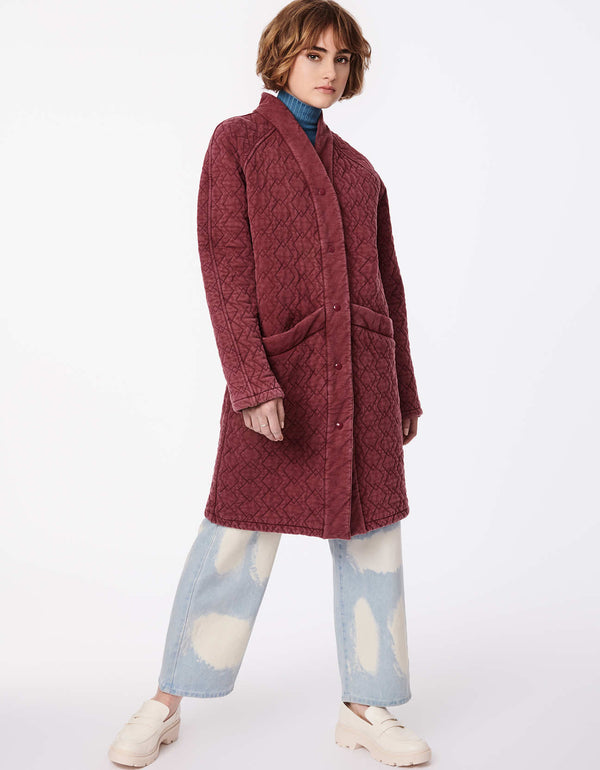 long winter coat crafted in pure cotton with quilted texture