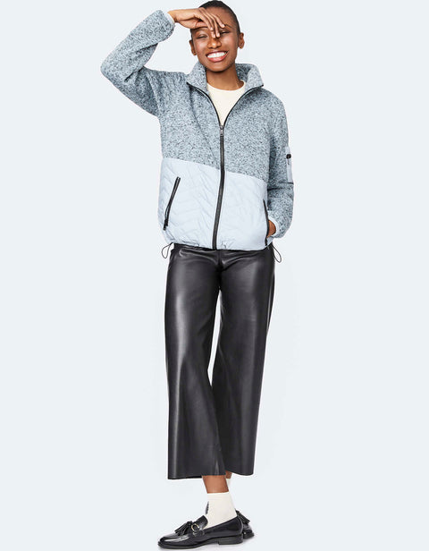 layer up with this lightweight and layerable grey puffer jacket for any season